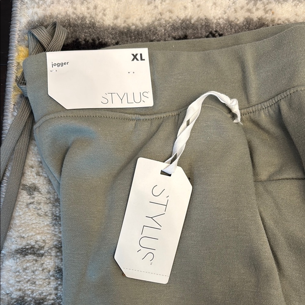 Men’s XL joggers